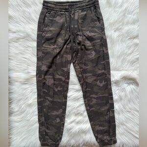 Athleta Camo Farallon Jogger Pants
